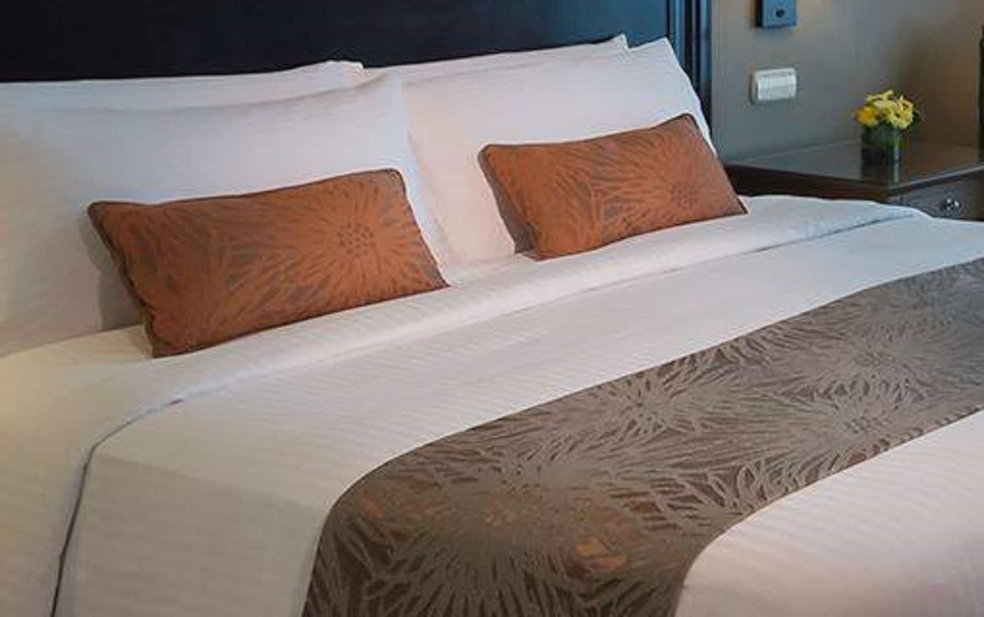 마르코 폴로 다바오 호텔 Davao City 외부 사진 A bed runner