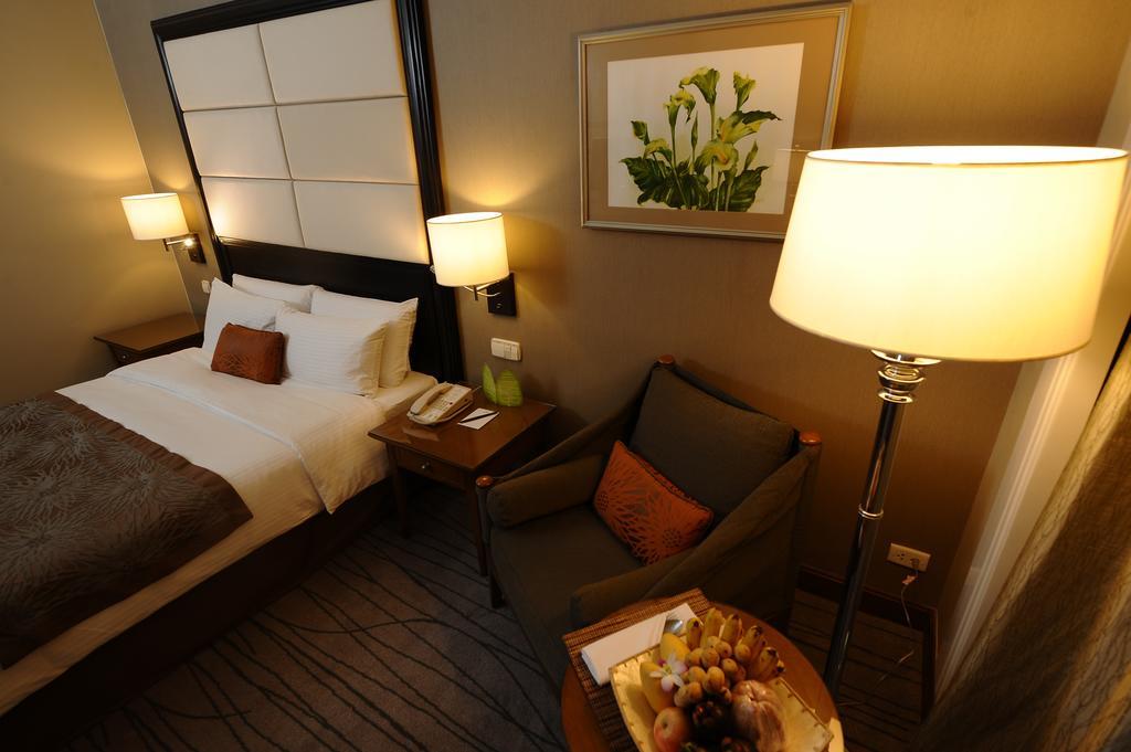 마르코 폴로 다바오 호텔 Davao City 외부 사진 A room at the hotel