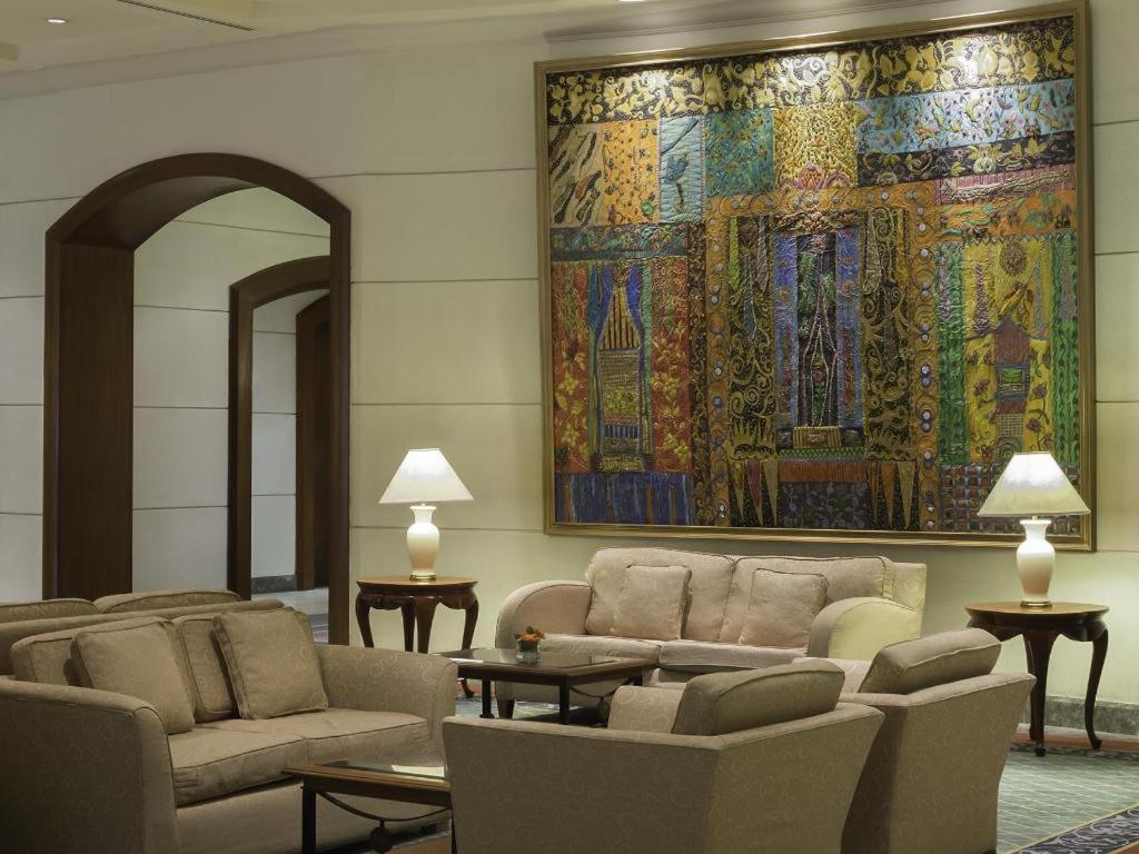 마르코 폴로 다바오 호텔 Davao City 외부 사진 The lobby of the Four Seasons Hotel, Cairo