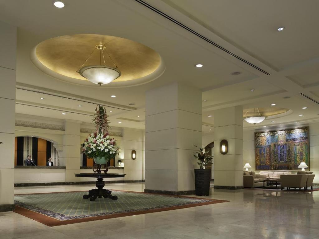 마르코 폴로 다바오 호텔 Davao City 외부 사진 The lobby of the Taj Bengal