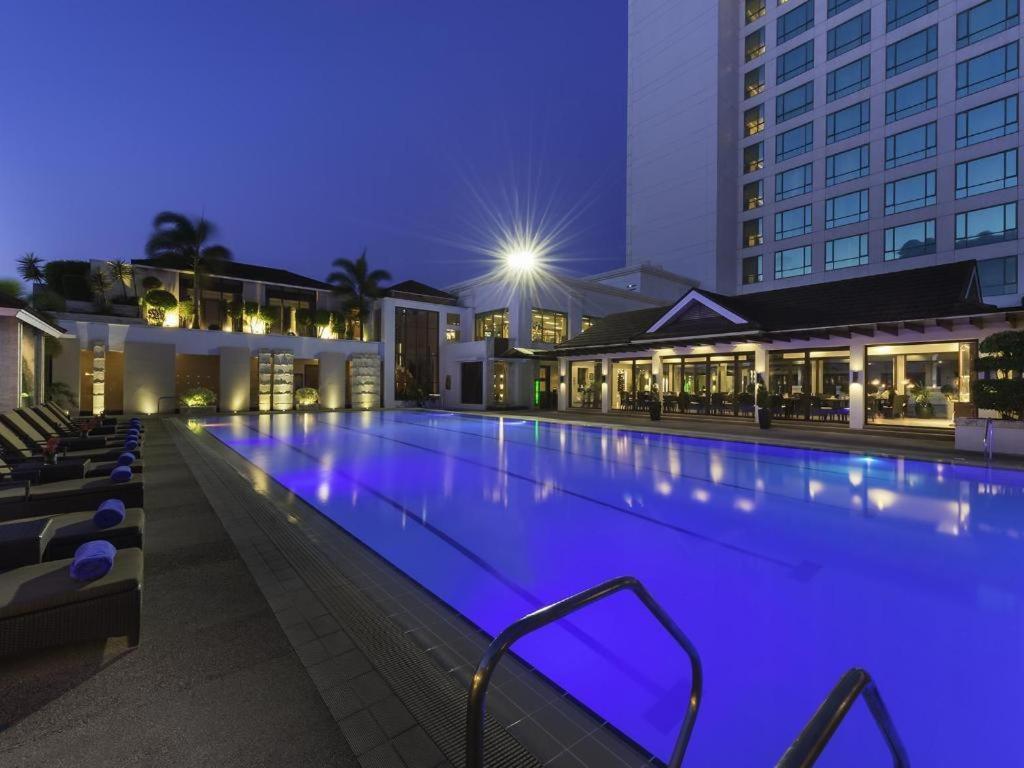 마르코 폴로 다바오 호텔 Davao City 외부 사진 The pool at the hotel