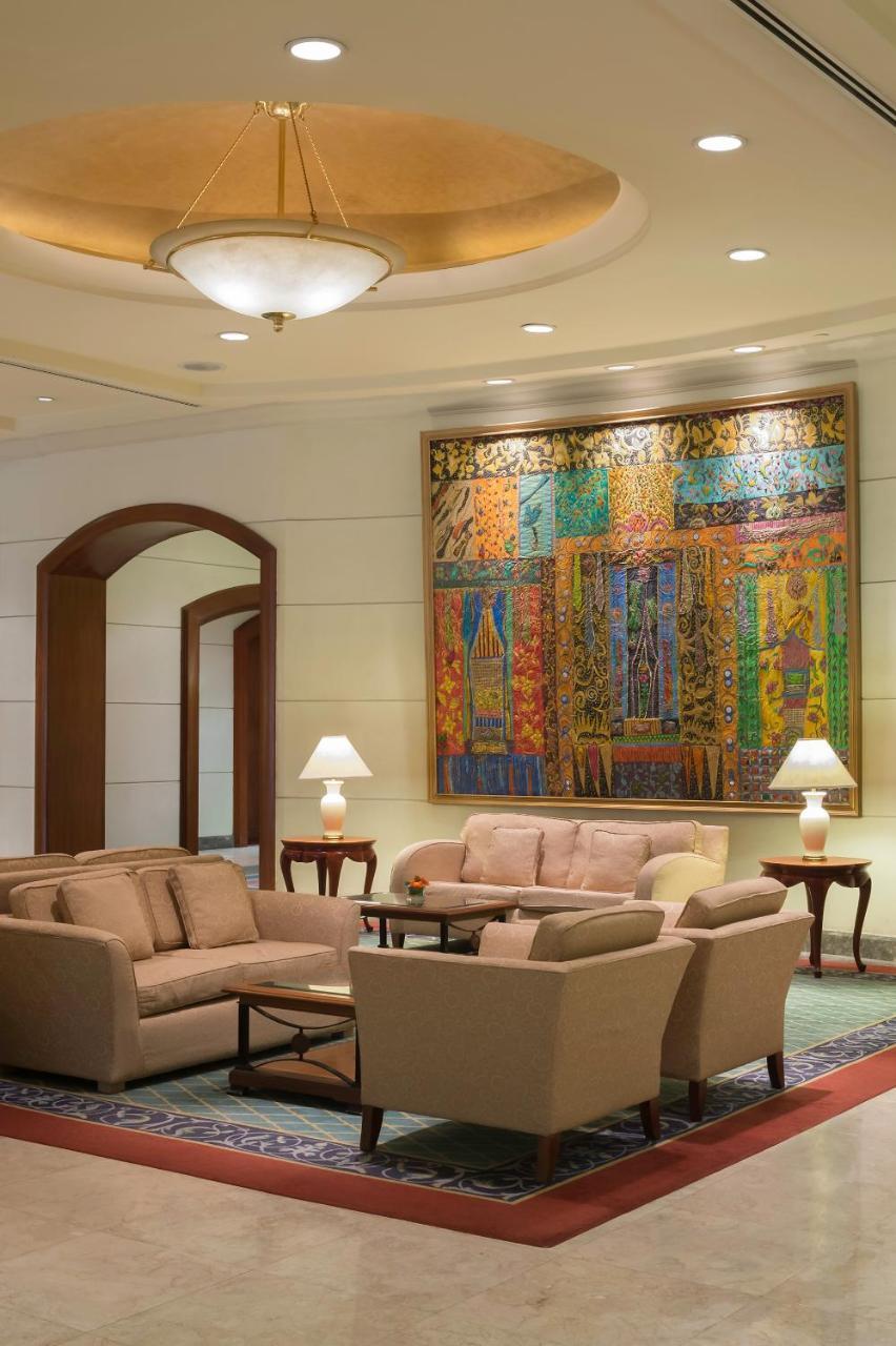 마르코 폴로 다바오 호텔 Davao City 외부 사진 The lobby of the Four Seasons Hotel, Mumbai