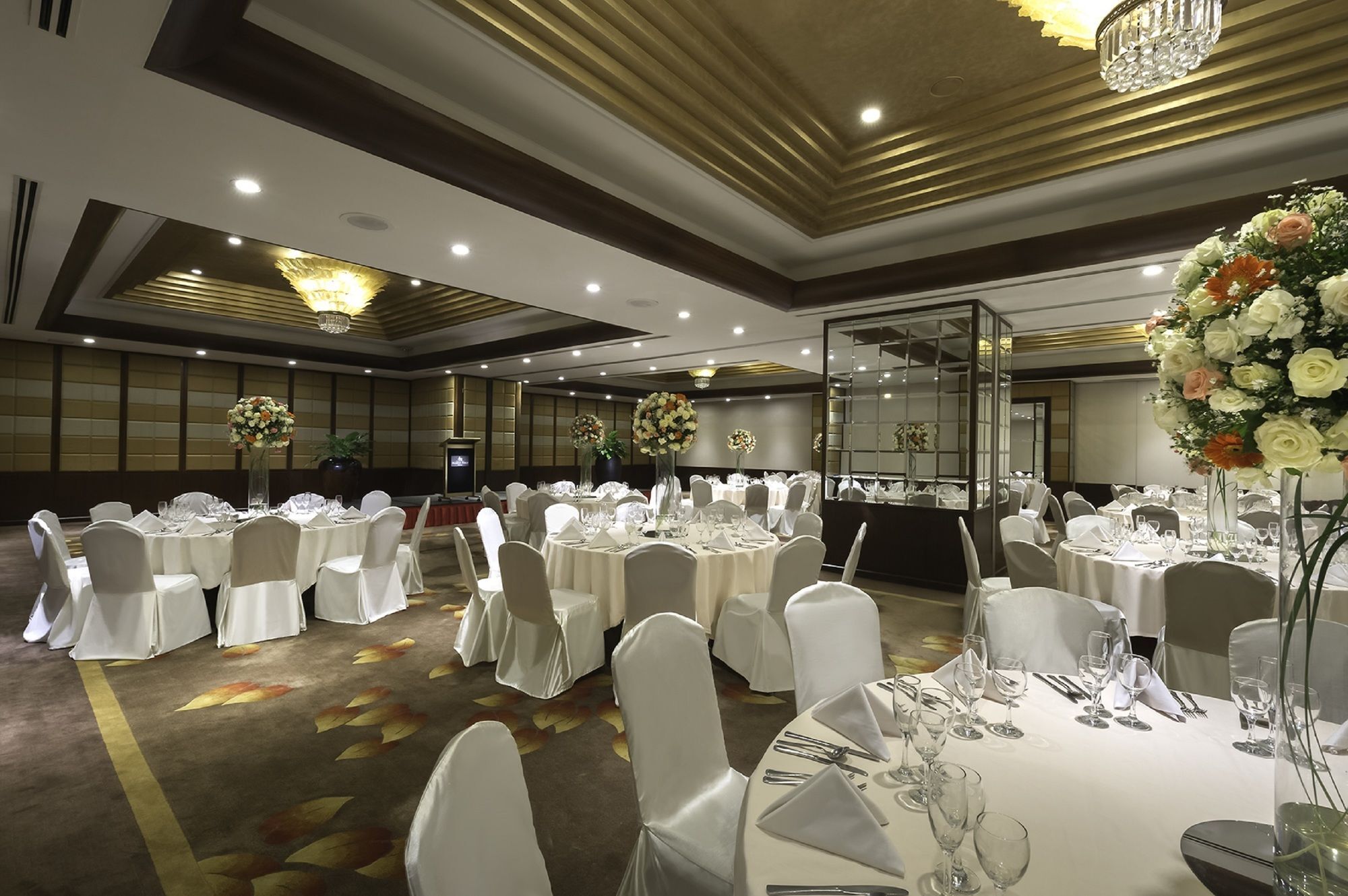 마르코 폴로 다바오 호텔 Davao City 외부 사진 The ballroom at the hotel