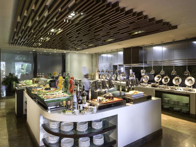 마르코 폴로 다바오 호텔 Davao City 외부 사진 A buffet at a hotel